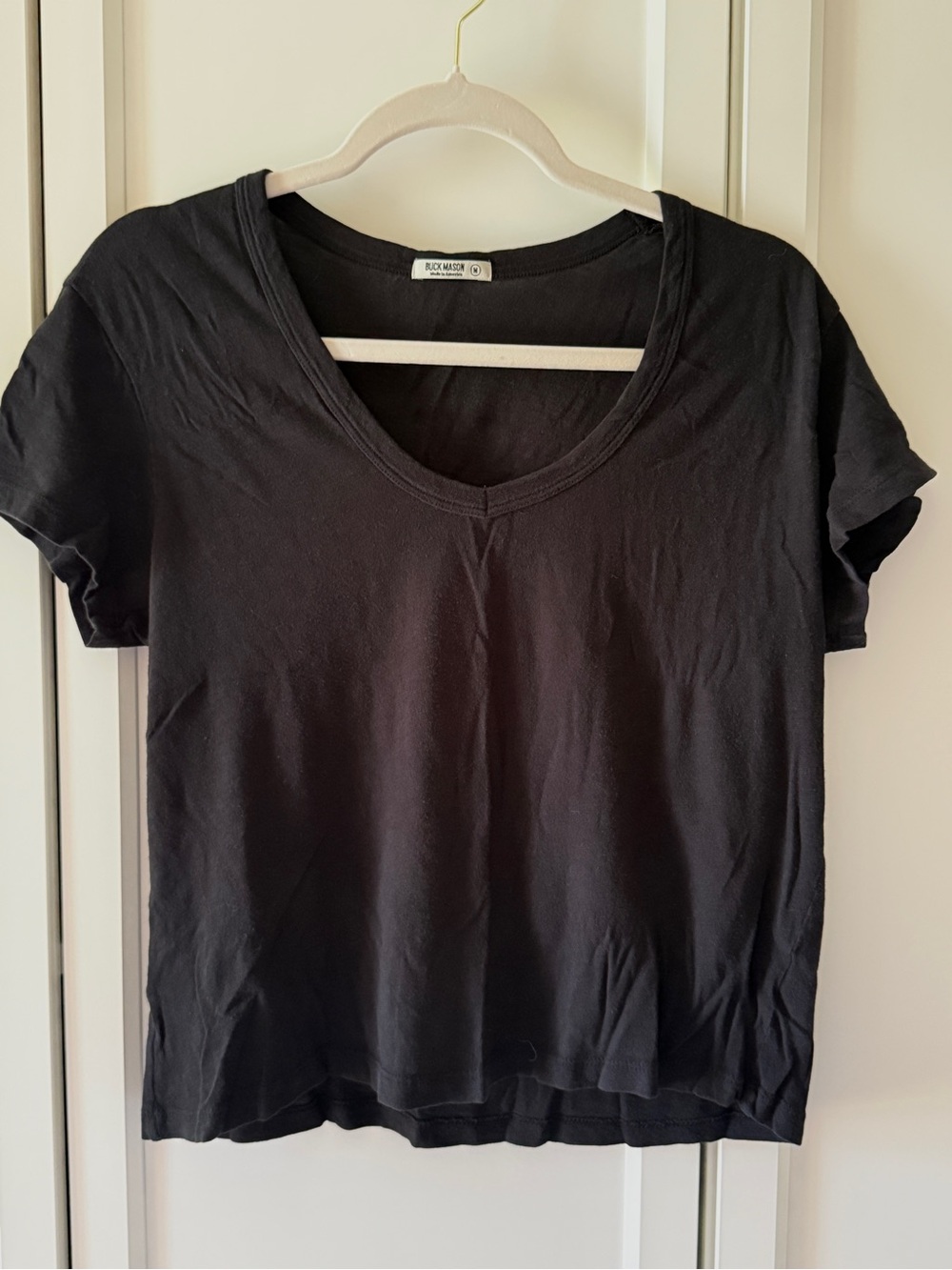 Buck Mason Pima Cotton V-neck T-shirt. Black. Medium.